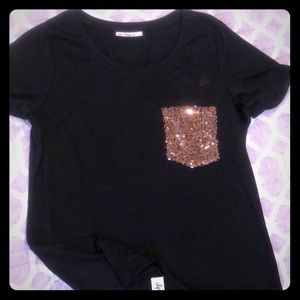 NWOT Cheekys Black Top w/ Gold Sequin Pocket